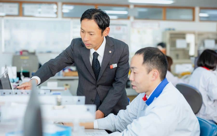 仕事を知る